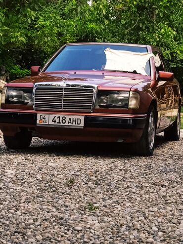 каракол машина ауди 80 бочка каракол: Автомобиль Mercedes-Benz классического дизайна, окрашенный в