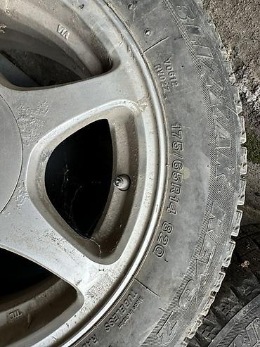 e klass: Комплект зимних колёс на универсальных дисках. Шины и диски японские — 4
