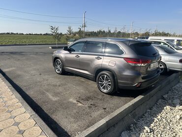 продаю связи с переездом: Toyota Highlander: 2018 г., 3.5 л, Типтроник, Бензин, Жол тандабас