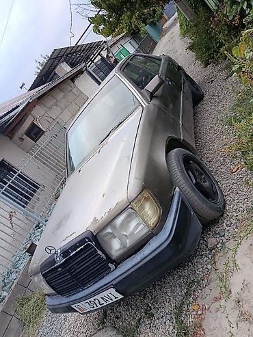 меерс 124: Mercedes-Benz W124: 1990 г., 2 л, Механика, Бензин, Седан — 9