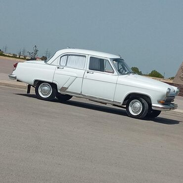 QAZ: QAZ 21 Volga: 2.4 l | 1968 il 223653 km Sedan