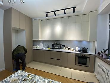 silver kitchen: Кухонный гарнитур современного дизайна, линейная планировка. - — 2