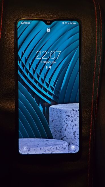 Kompüter ehtiyyat hissələri: A20 s satilir 32 Gb) Donmur yaxshi isleyir.telefon 2 kartilidi.Ekran