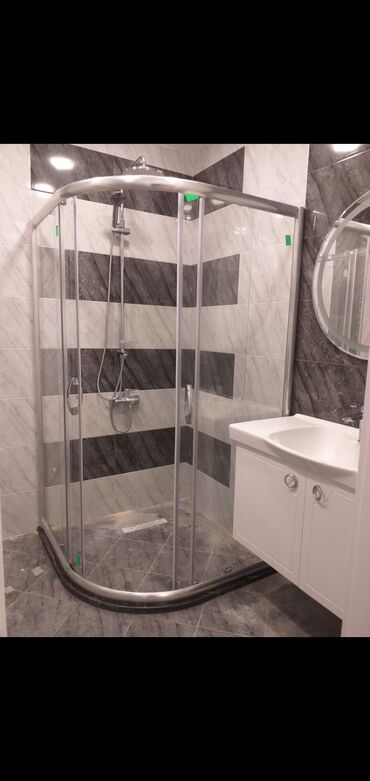 Duş kabinaları, arakəsmələr: Yeni Arakəsmə, Künc üçün, Pulsuz çatdırılma — 10