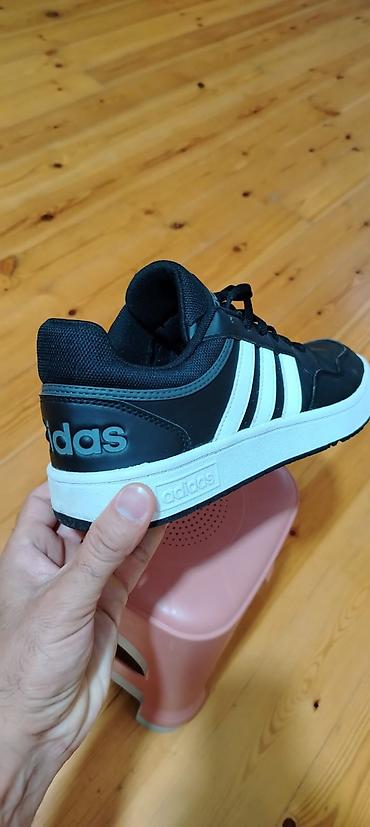 adidas kişi: Məhsul: Adidas kişi idman ayaqqabısı - Model: Klassik 3 zolaqlı — 2