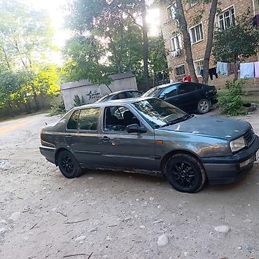 vento: Volkswagen Vento: 1992 г., Механика, Седан — 1