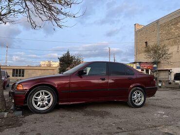 BMW: BMW 3 series: 1.8 l | 1993 il Sedan — 8