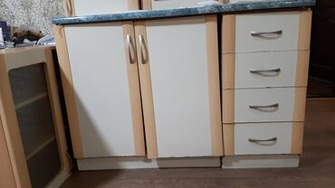 шкаф на кухни: Кухонный гарнитур, Шкаф, цвет - Бежевый, Б/у