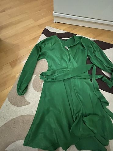 bas ortusu: Yaşıl rəngli zərif qadın donu - Model: kəmərli “wrap”/bağlamalı stil — 1