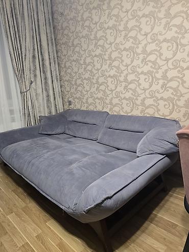 Divanlar: Qonaq otağı üçün rahat çevrilə bilən divan - Rəng: tünd-boz - — 1