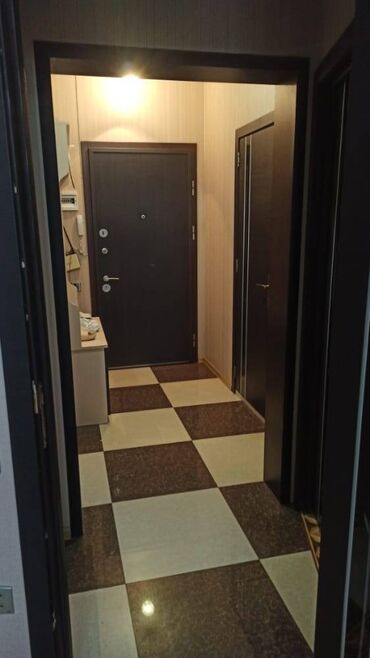 Uzunmüddətli kirayə mənzillər: 20 yanvar metrosuna yaxın 17 mertebeli binanın 12-ci mərtəbəsində — 8