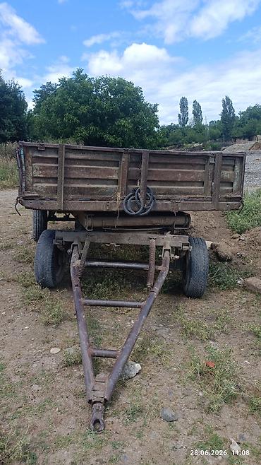 015 maşını: Mavi rəngli MTZ 80 tipli traktor lafet və mala sürülən traktordu real — 6