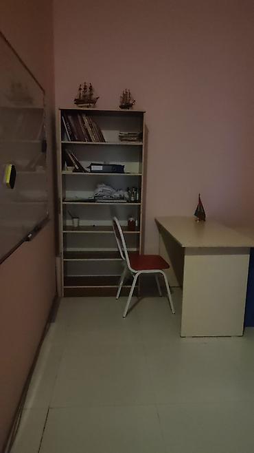 Ofis dəst mebeli: Ofis mebel dəsti Tərkibi: - 1 ədəd geniş iş masası (kabel üçün — 2