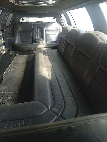 жили: Lincoln Town Car: 2000 г., 4.6 л, Автомат, Бензин, Лимузин — 6