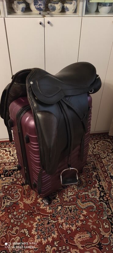 Yəhərlər: Goertz Jülich at yəhəri. Əlaqə üçün zəhmət olmasa Lalafoda yazın və ya — 9