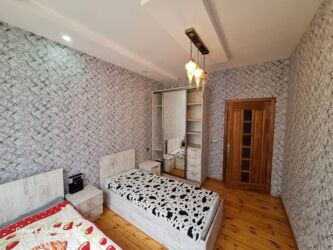 Uzunmüddətli kirayə mənzillər: Yeni Yasamalda📍tam temirli 3 otaqli menzil kiraye verilir Menzil 20 — 14