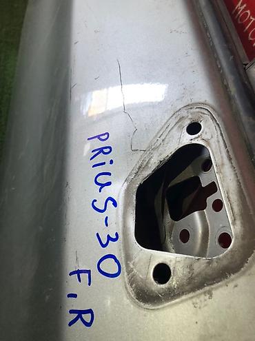 дверь приус: Автозапчасть: дверь передняя правая для Toyota Prius (ZVW30), годы — 3