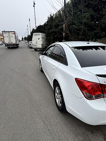 cruz dice: Chevrolet Cruze: 1.8 l | 2012 il 185000 km Sedan — 6