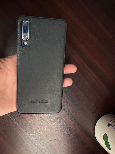 Техника и электроника: Samsung Galaxy A7 (2018) – ehtiyat hissə və ya təmir üçün - Rəng — 1
