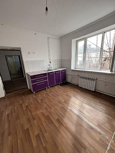 Продажа коттеджей и домов: Дом с большим крытым двором и отдельным въездом через распашные — 4