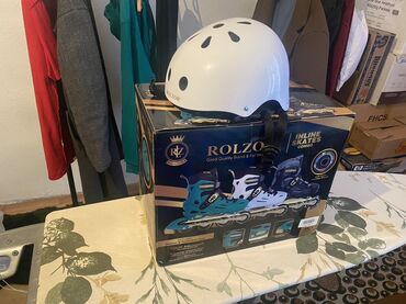 валик спортивный: Комплект роликовых коньков Rolzor для активного отдыха, включающий