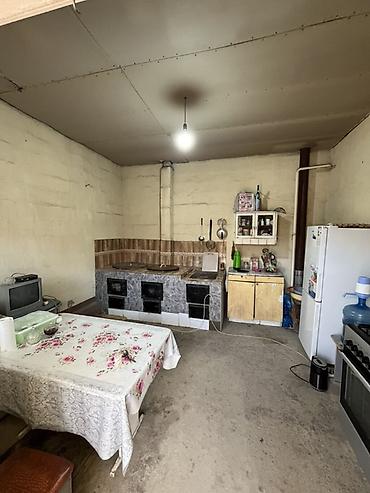 кызыл кия дом: 🏠 ПРОДАЮ ДОМ В Ж/М УЧКУН-2 📍 Первомайский район, г. Бишкек 📐 Участок — 9