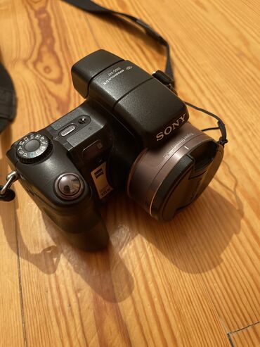 Fotokameralar: Sony DSC-H7 fotoaparat