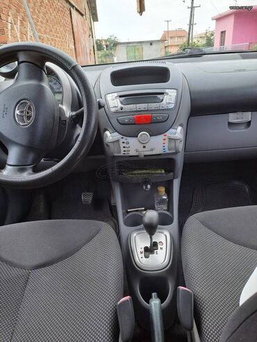 Toyota: Toyota Aygo: 1 l. | 2009 έ. Χάτσμπακ — 19