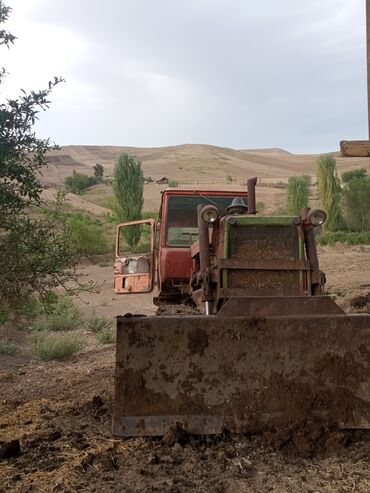 Traktorlar: Traxdır əla vəziyyətdədir heç bir problemi yoxdur reyal alıcıya