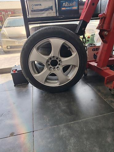 prius diskləri: 5 çıxıntılı 16 tliq yüngül lehimli disk dəsti və şinlər Toyota pirus — 1