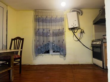 Otaqların uzunmüddətli kirayəsi: Kirayə verilən 2 otaq - Quruluş: 2 otaq, ve quxna ayrıca girişli. - — 12