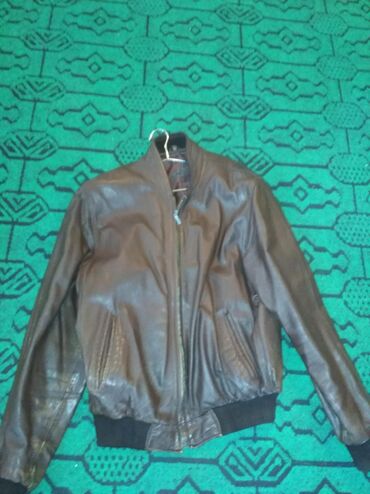 Kurtkalar: Kişi üçün kurtqa satılır. Yaxşı vəziyyətdədir. Qiyməti 45 azn. Şəhər — 11