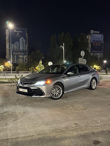 Toyota Camry: 2020 г., 2.5 л, Автомат, Гибрид, Седан