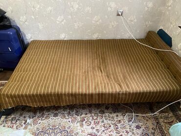 приму женские вещи в дар: Диван, отдам даром, самовывоз