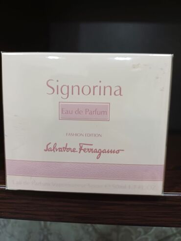 amo ferragamo qiymeti: Salvatore Ferragamo. Signorina