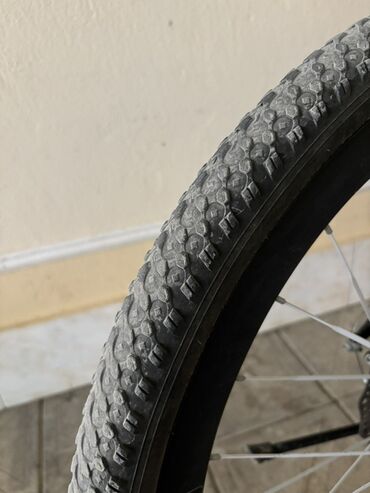 İdman velosipedləri: Ön asqılı, disk əyləcləri və möhkəm çərçivəsi olan dağ velosipedi — 19