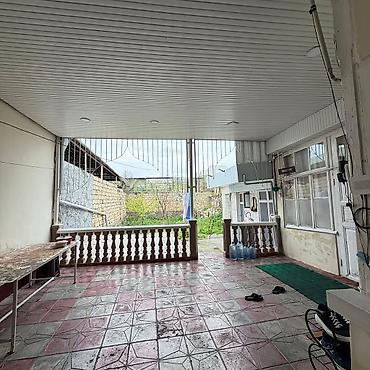 ağ şəhər: Gəncə şəhəri Nəriman Nərimanov pr 345.,yol kənarında yerləşir həyəti — 7