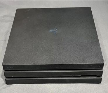 playstation 4 pro slim 500gb: PlayStation 4 pro 1 tb ve 1joystick original hər şey iştiyir