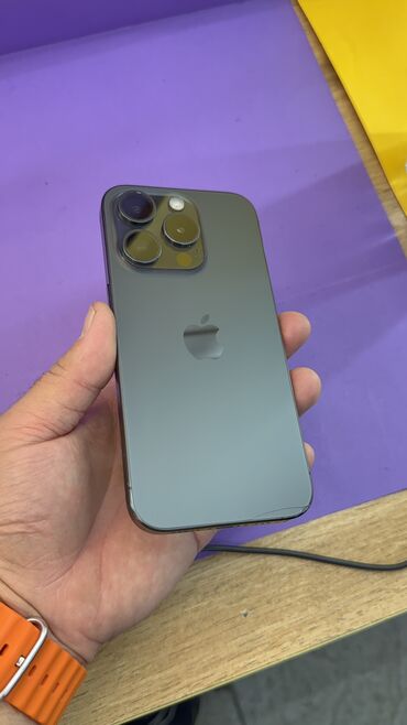 Apple iPhone: IPhone 15 Pro, Б/у, 256 ГБ, 85 % — 2