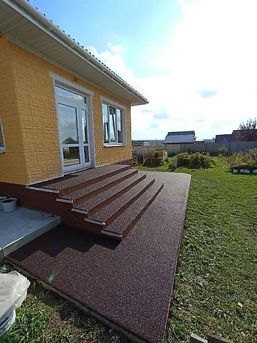Резиновое покрытие (бесшовное) для уличных площадок, крылец и дорожек