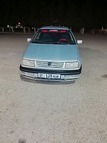 Транспорт: Volkswagen Vento: 1992 г., 1.8 л, Механика, Бензин, Седан — 4