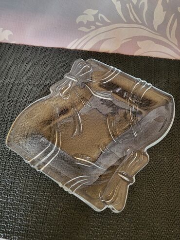 Kuhinjski setovi: Tacne,vintaz,nove za poslastice. Staklene tacne. Komada 6 u ceni — 10