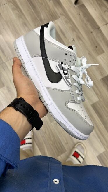 nike ayakkabı: Böyük ölçü 45-46-47-48 axtaranlar üçün Ağ və boz rənglərdə dizayn