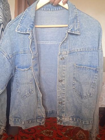kisi geyimi: Klassik cins gödəkçə - Material: 100% denim (açıq mavi, yuma effekti — 1