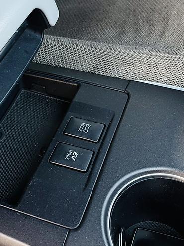 voxy noah: Toyota Camry: 2016 г., 2.5 л, Вариатор, Гибрид, Седан — 10