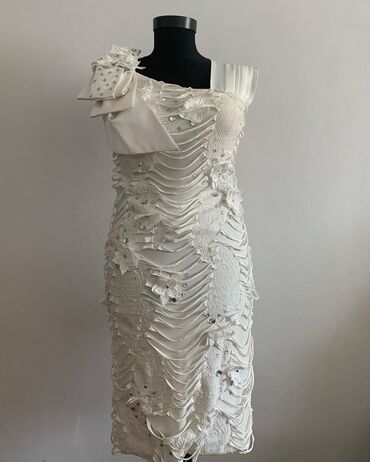Ziyafət donu, Mini, XL (EU 42)