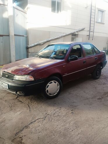 некст 1: Daewoo Nexia: 2000 г., 1.5 л, Механика, Бензин, Седан