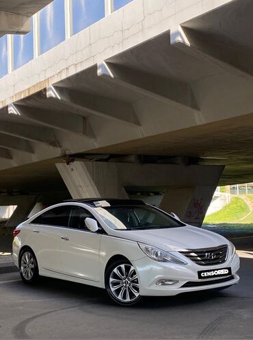 hyundai i40: Hyundai Sonata: 2 l | 2010 il Sedan