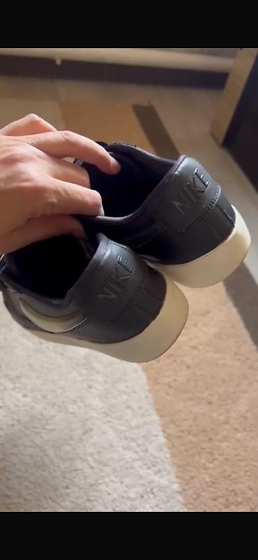 куртка columbia: Кроссовкалар, 39.5, 40, Nike, Колдонулган, түсү - Кара, Өзү алып кетүү — 1