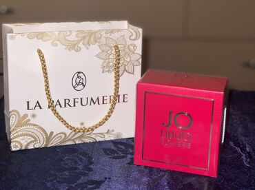 parfum qabi: La Parfumerie-danLui-Jo etridir 94 AZN alinib.
Cox gozel etri var